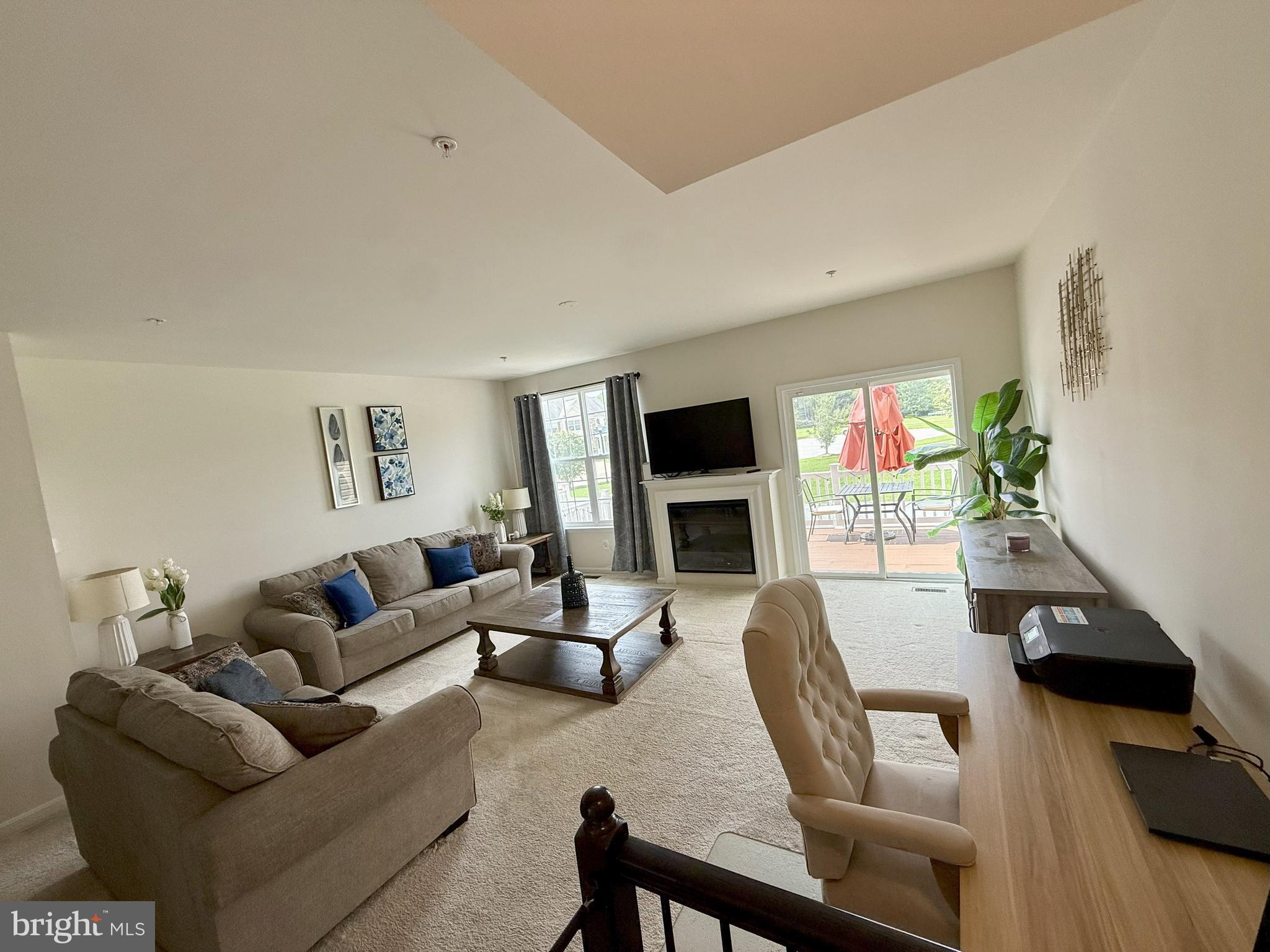 PRINCE FREDERICK CROSSING - Residential Lease