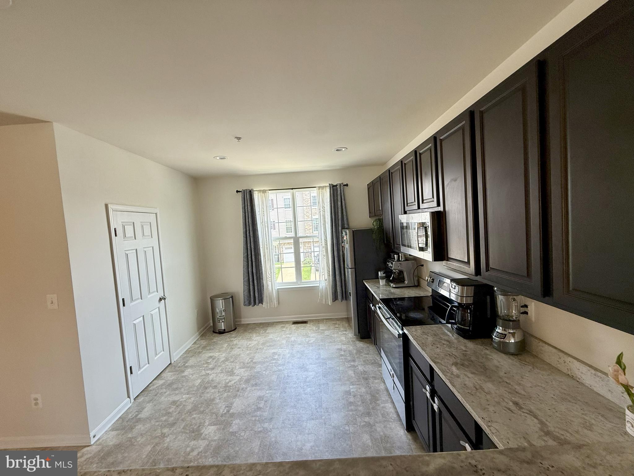 PRINCE FREDERICK CROSSING - Residential Lease