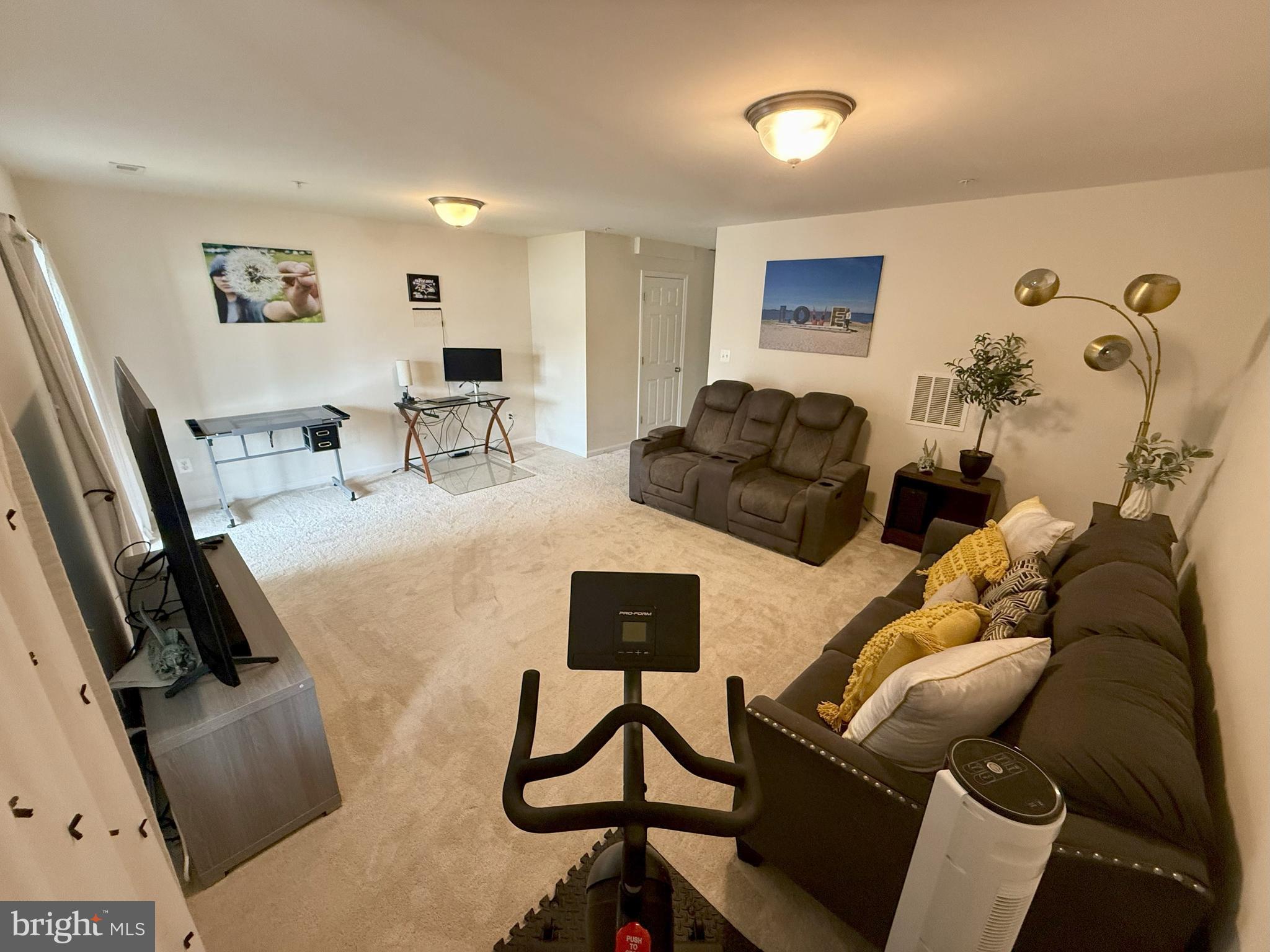 PRINCE FREDERICK CROSSING - Residential Lease