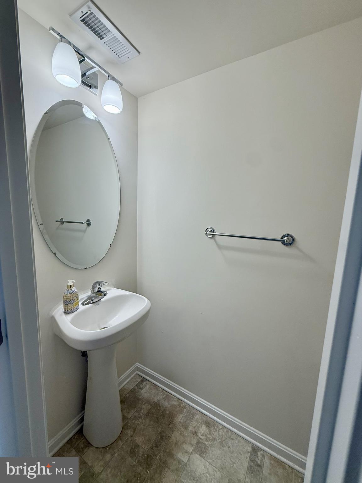 PRINCE FREDERICK CROSSING - Residential Lease