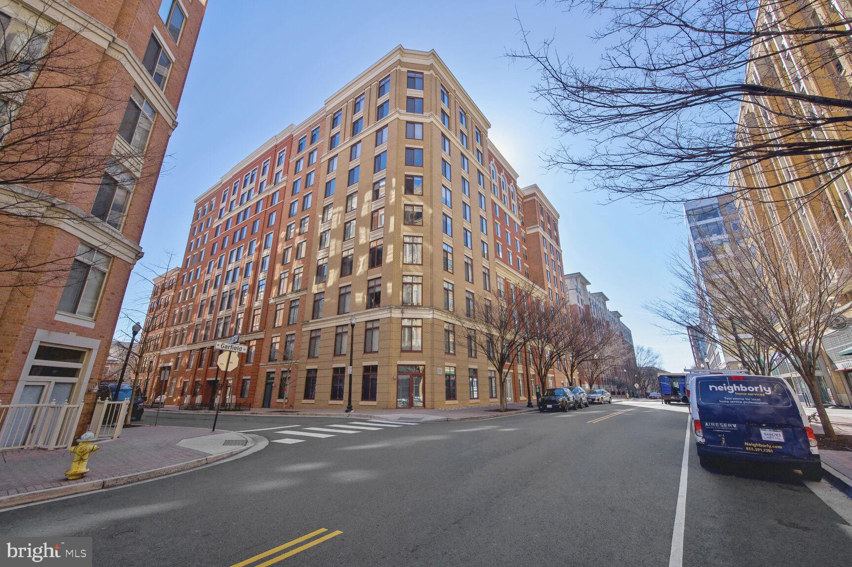 RESIDENCES AT STATION SQUARE - Residential