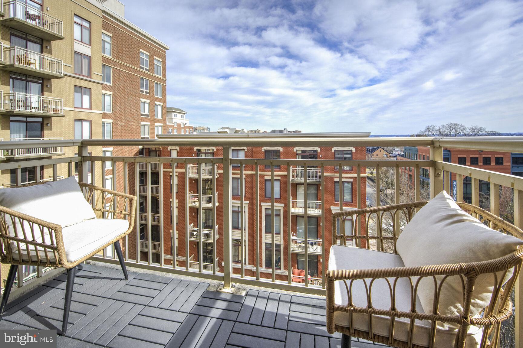 RESIDENCES AT STATION SQUARE - Residential