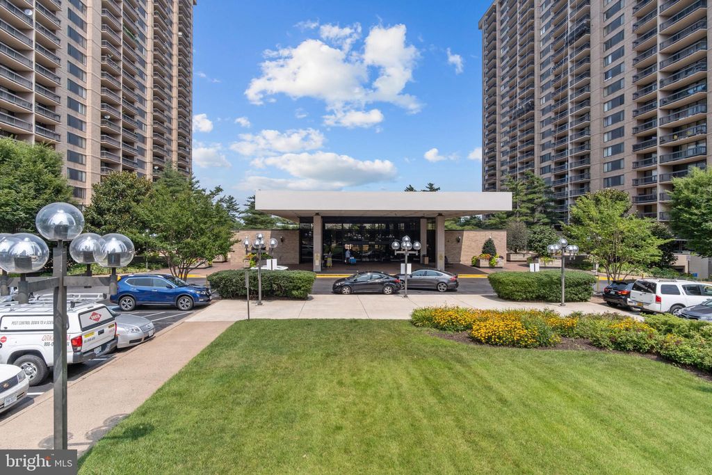 Photo of 3705 S George Mason Drive #411S, FALLS CHURCH, VA 22041 (MLS # VAFX2274060)