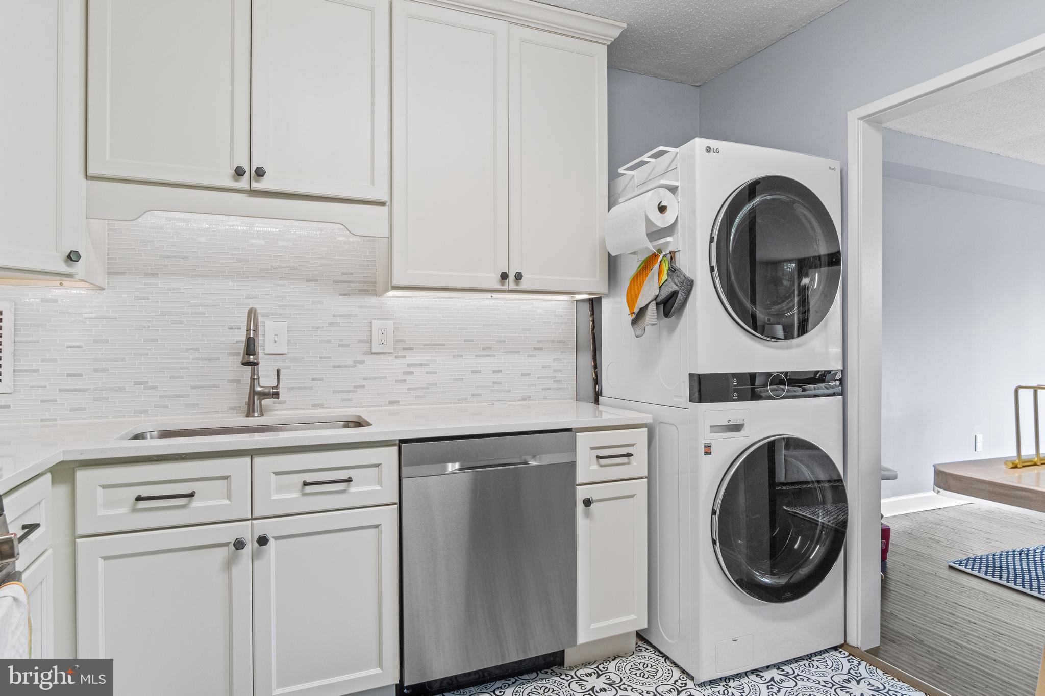 SKYLINE - Residential Lease