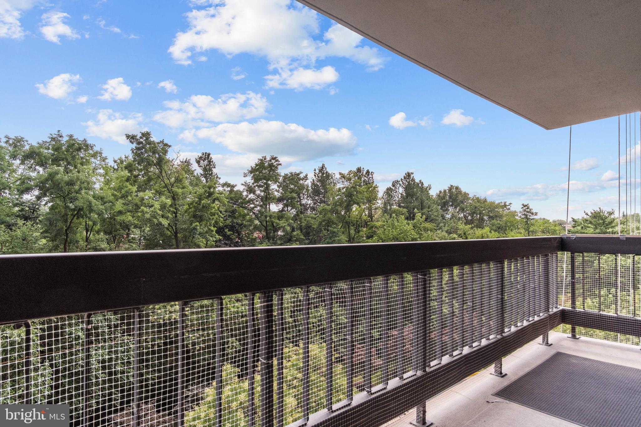 SKYLINE - Residential Lease