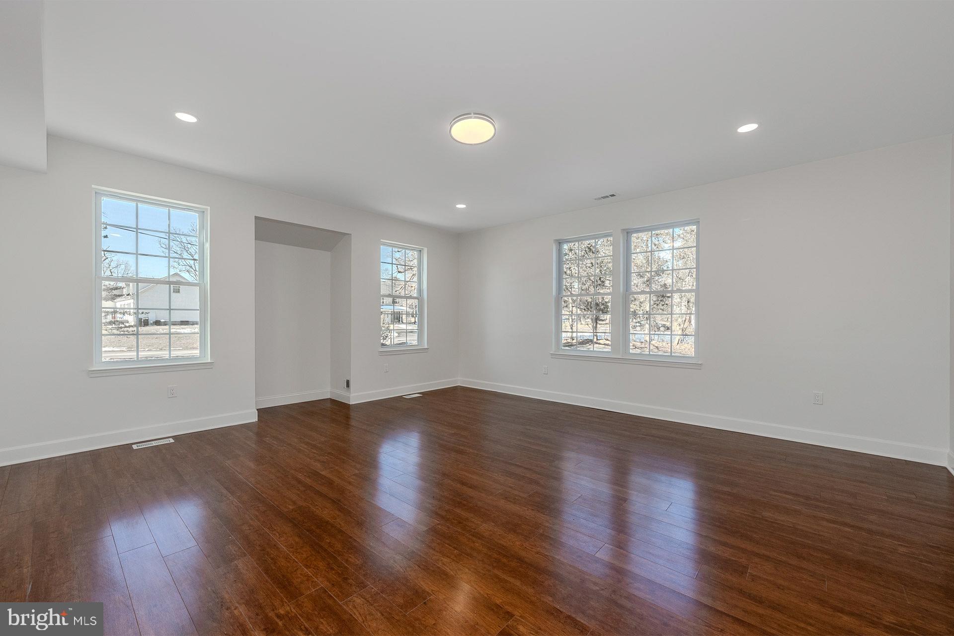 VANNOY ACRES - Residential