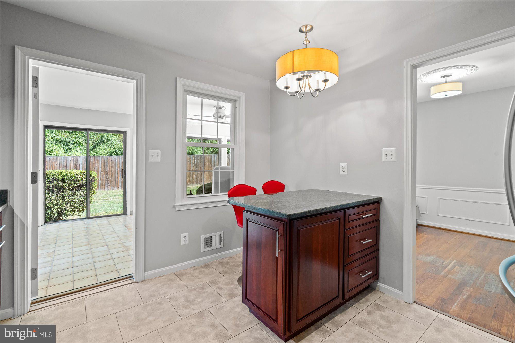 9805 RALEIGH TAVERN COURT