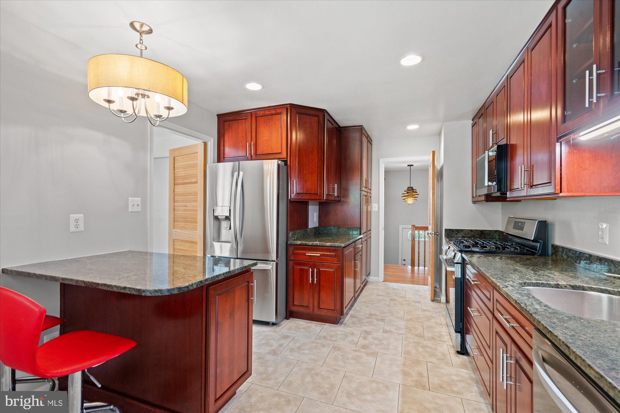 9805 RALEIGH TAVERN COURT