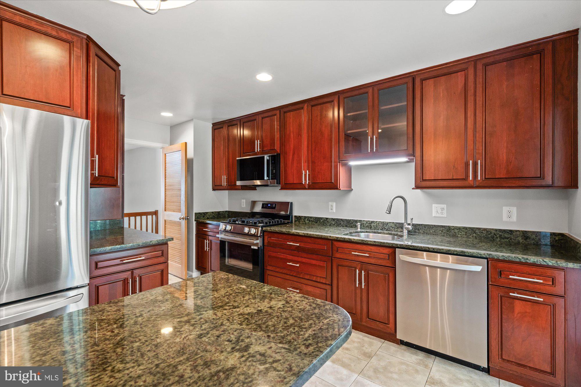 9805 RALEIGH TAVERN COURT