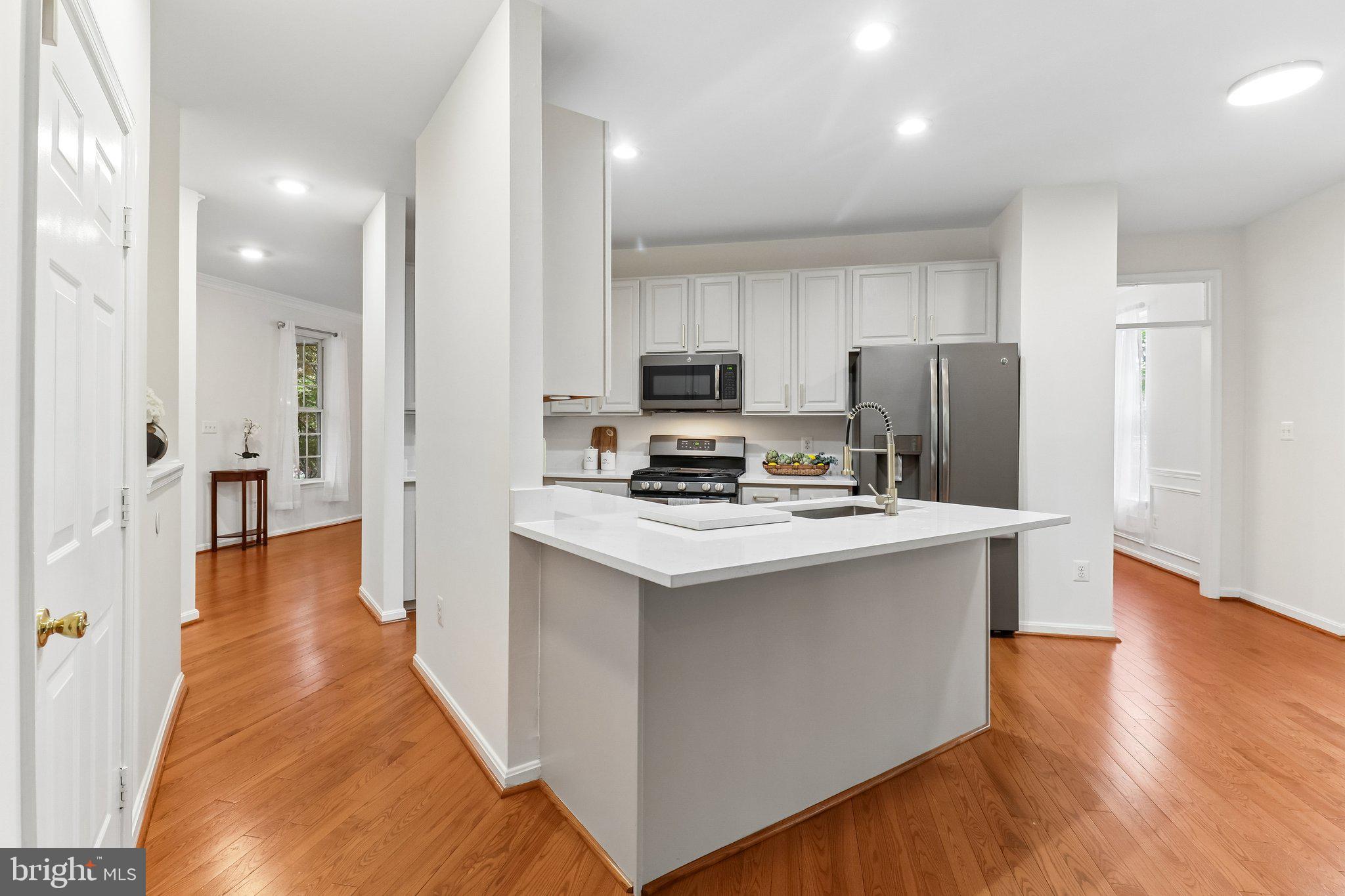 43528 CLIVEDON COURT