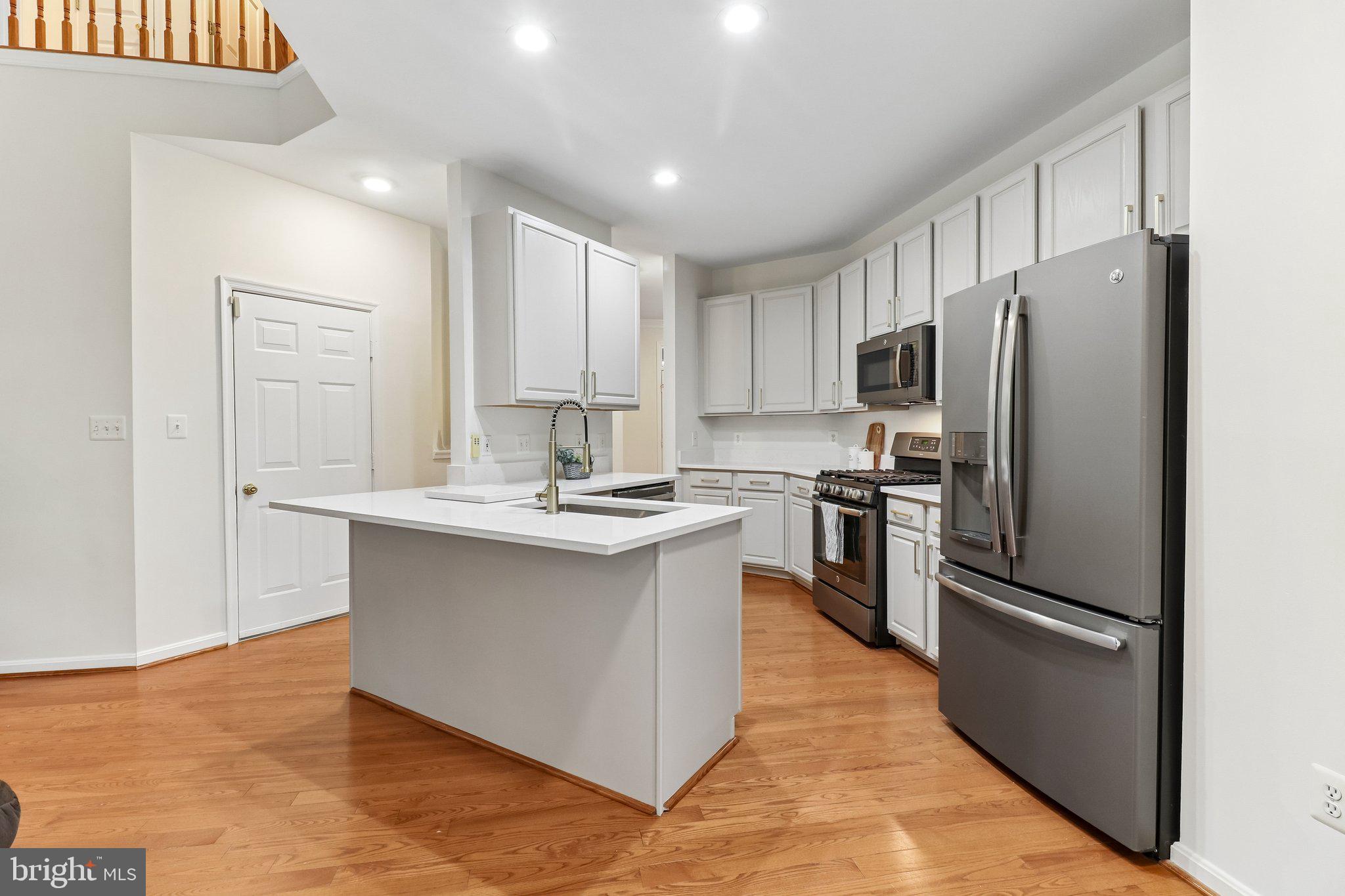 43528 CLIVEDON COURT