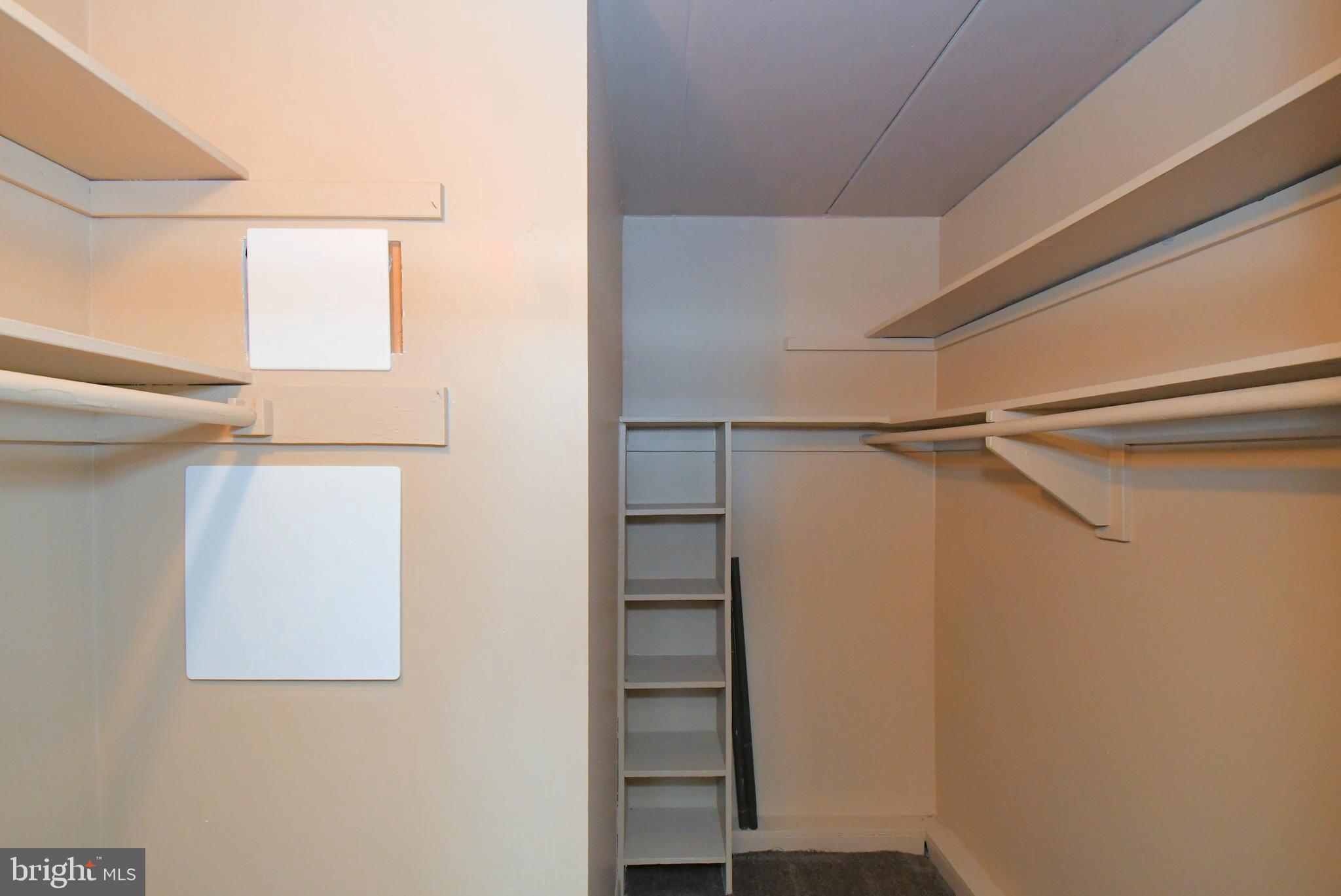 MEADOW WOOD - Residential