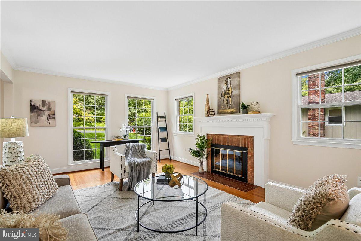 3215 AMBERLEY LANE