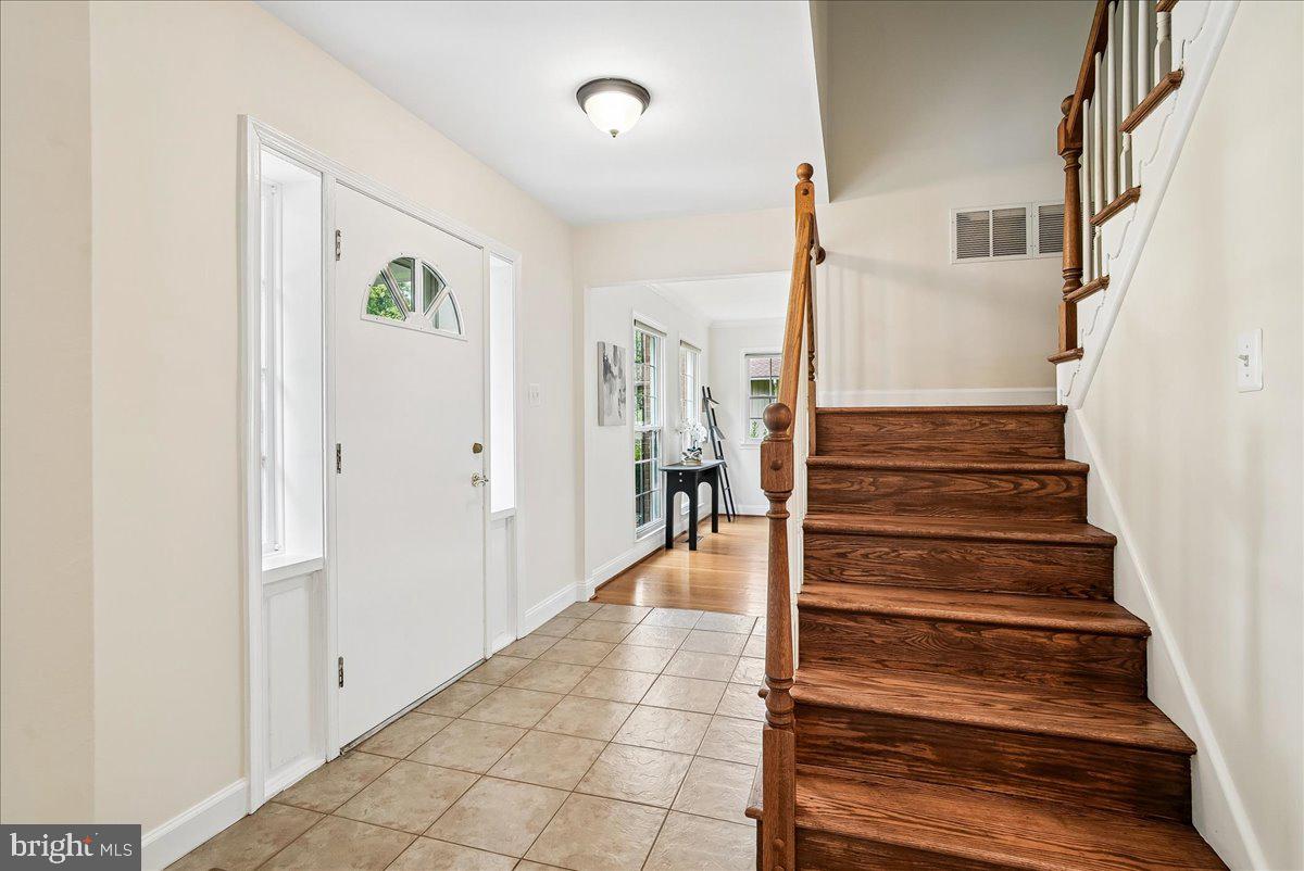 3215 AMBERLEY LANE