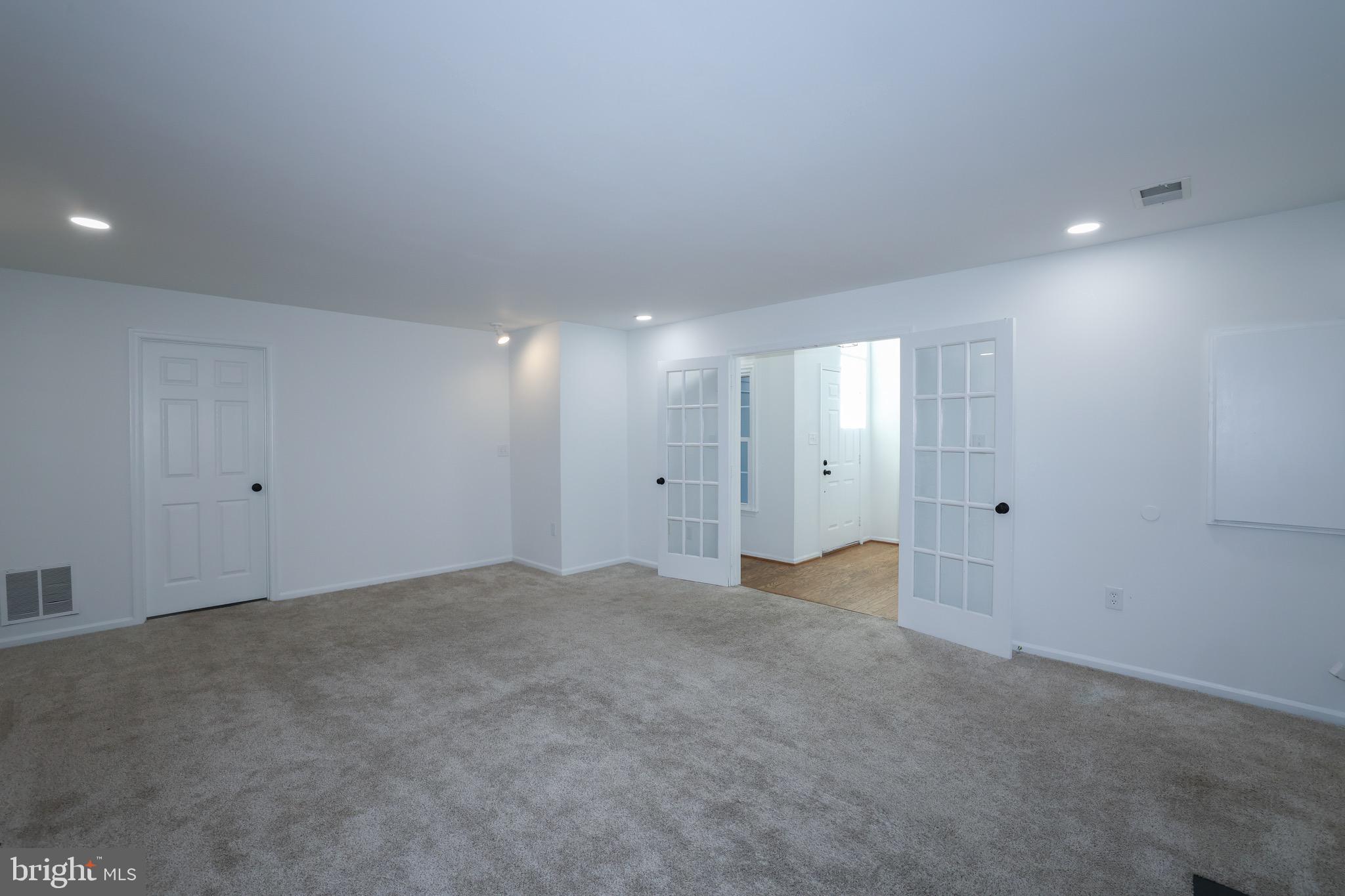 LOWES ISLAND - Residential Lease