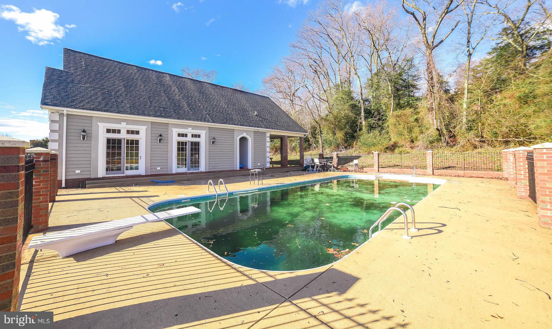 BOWLING STANDARD - Residential