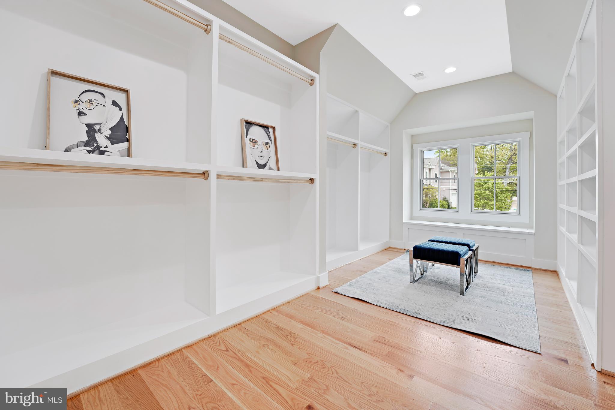 PIMMIT HILLS - Residential