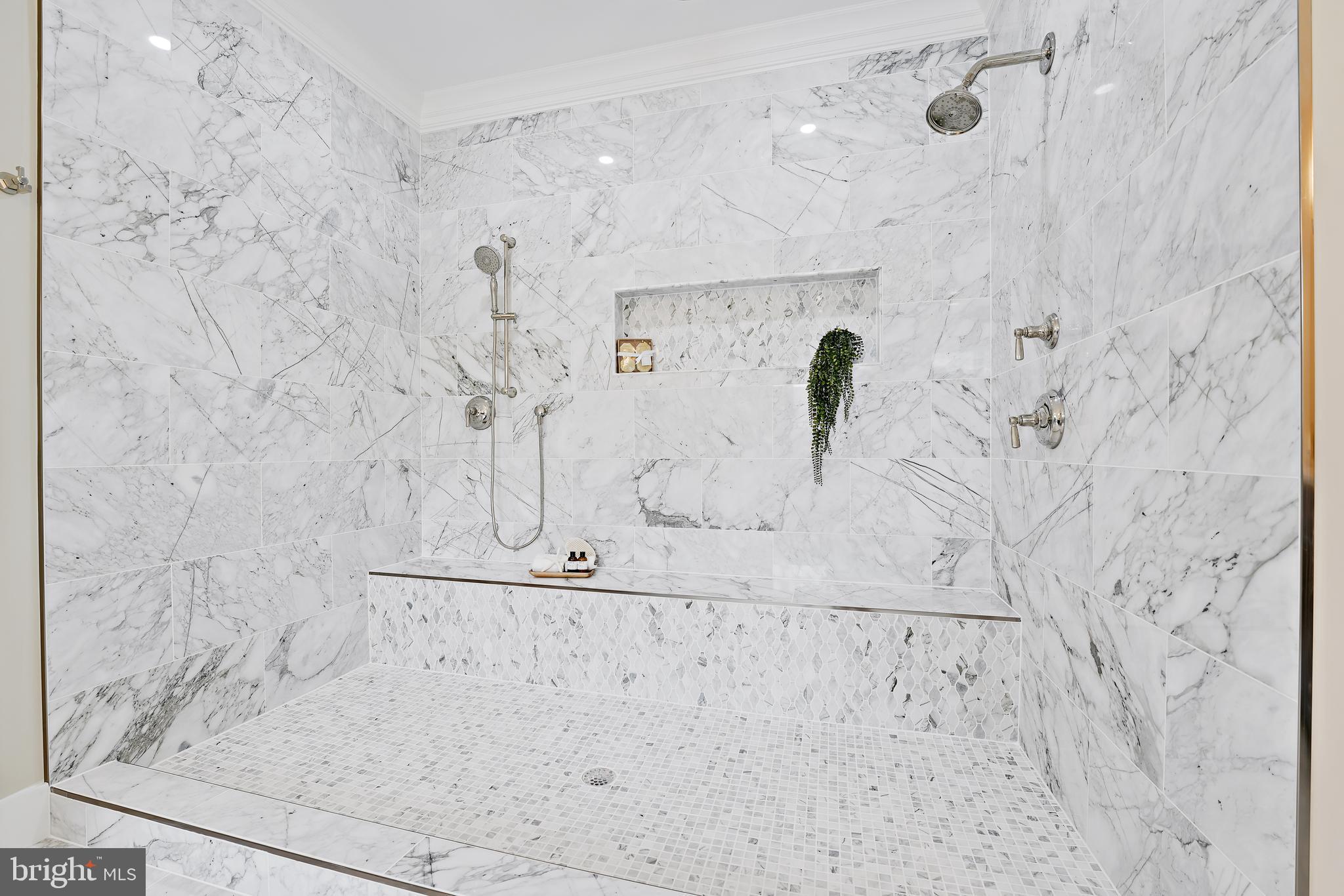 PIMMIT HILLS - Residential