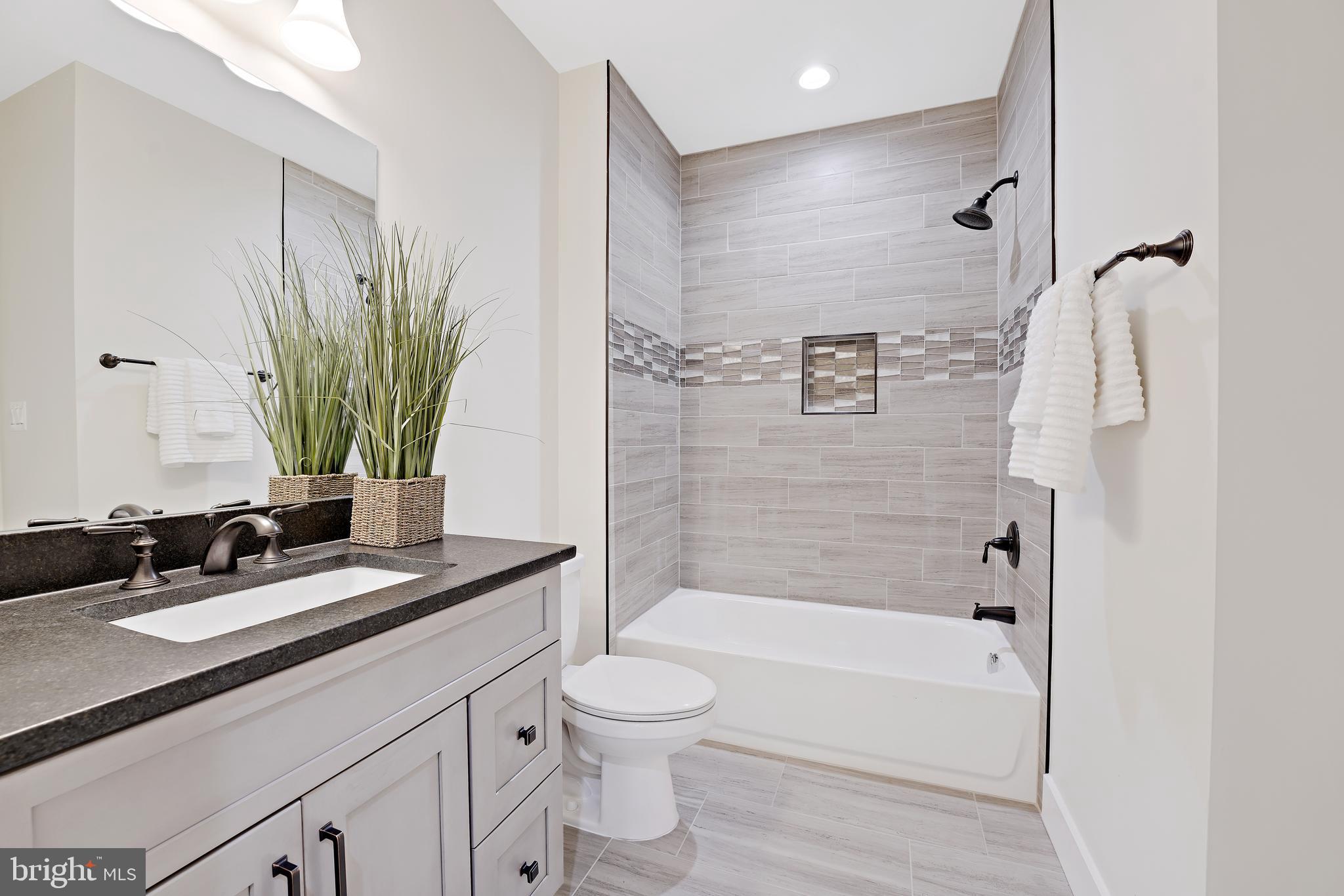 PIMMIT HILLS - Residential