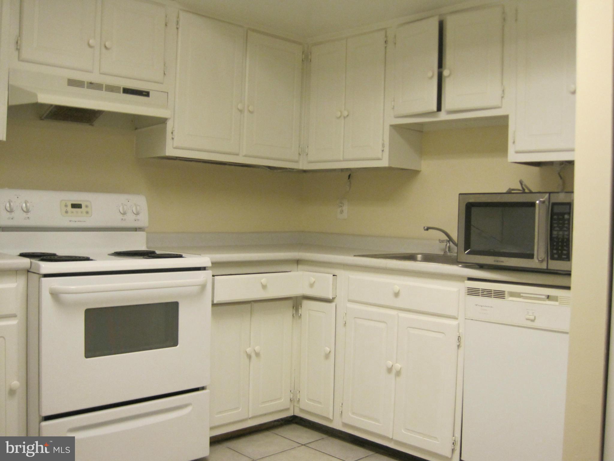 KEENE MILL WOODS - Residential Lease