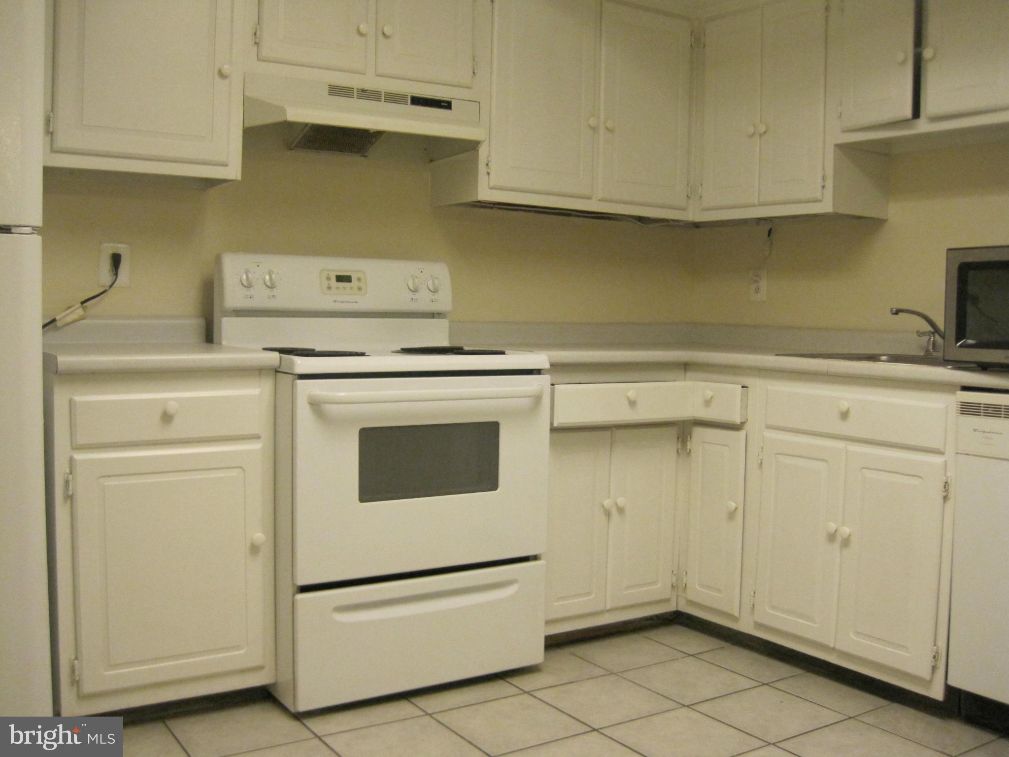 KEENE MILL WOODS - Residential Lease