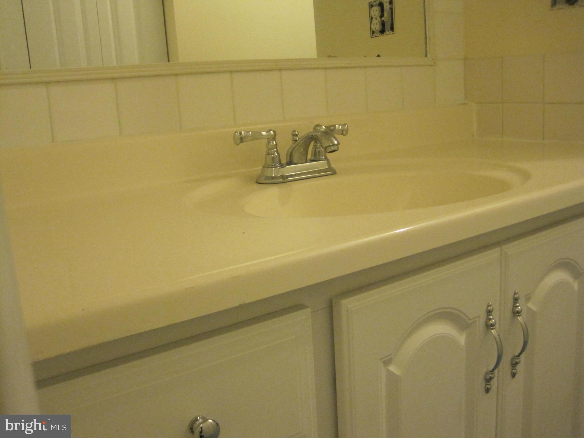 KEENE MILL WOODS - Residential Lease