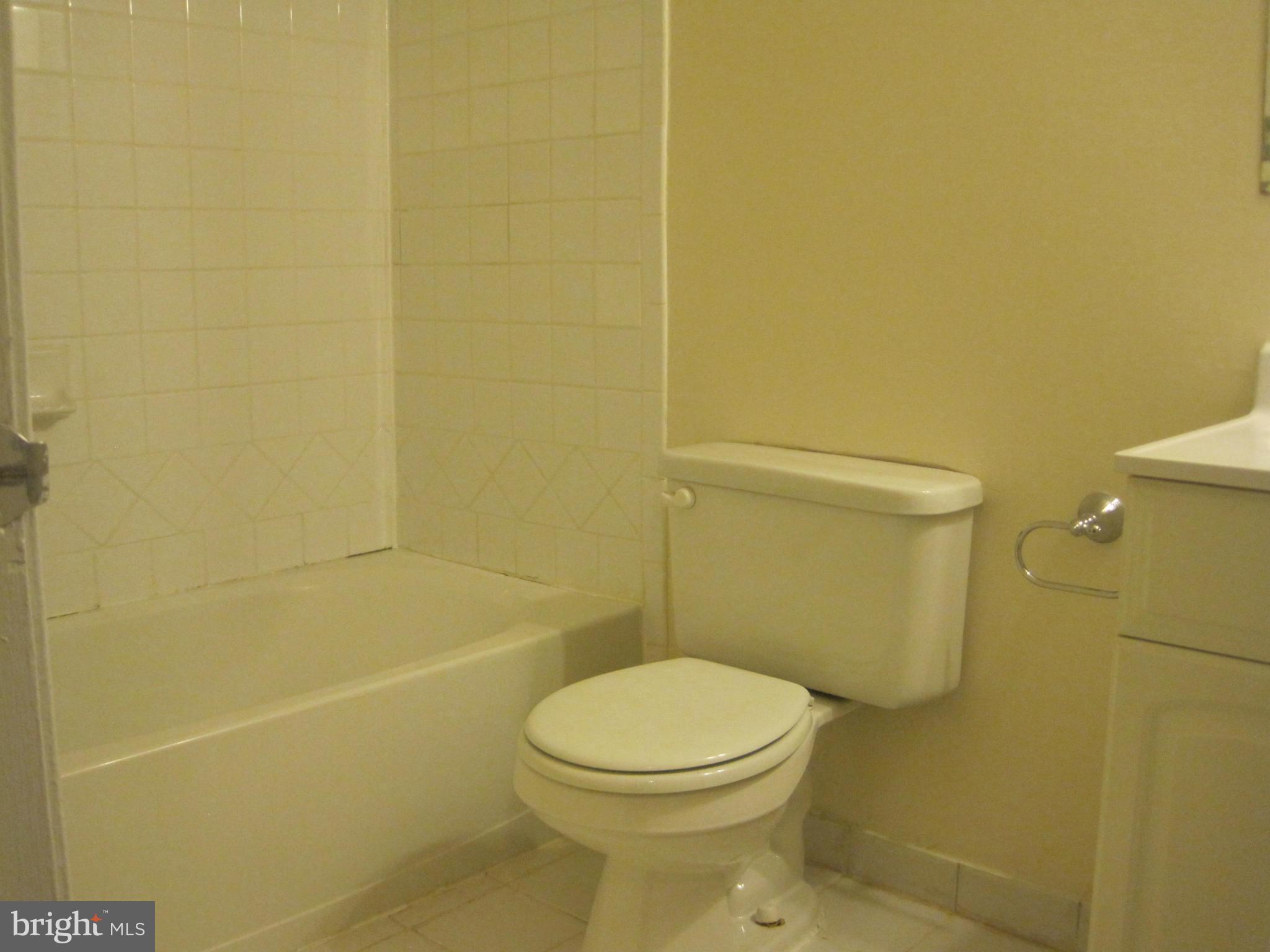 KEENE MILL WOODS - Residential Lease