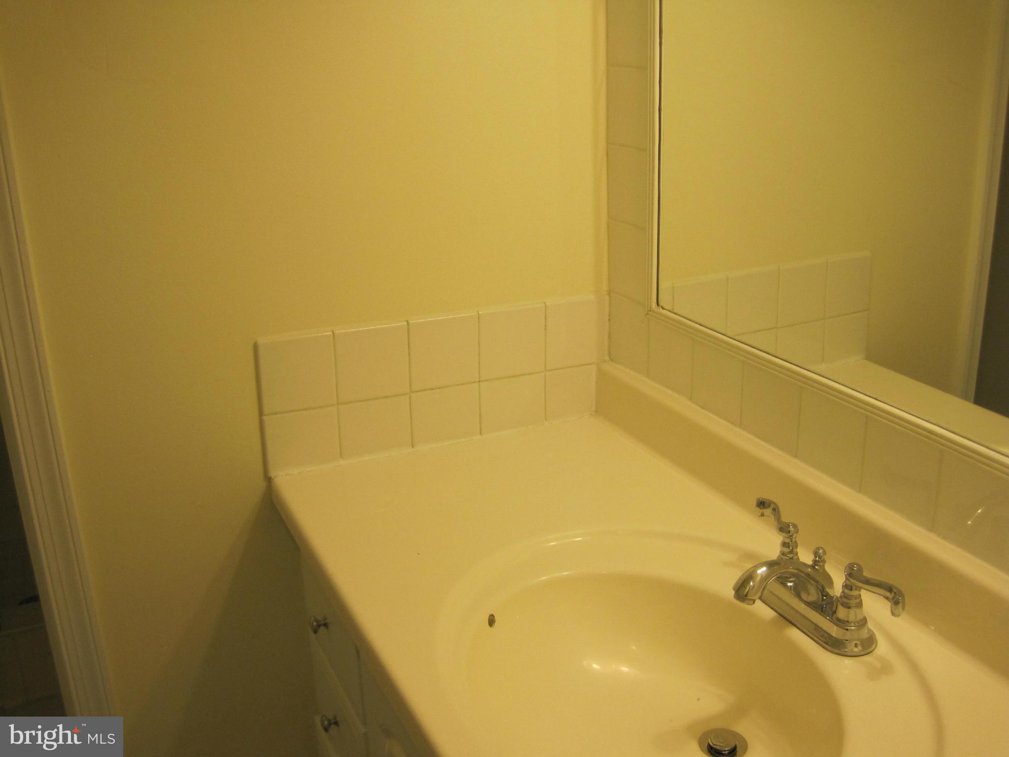 KEENE MILL WOODS - Residential Lease