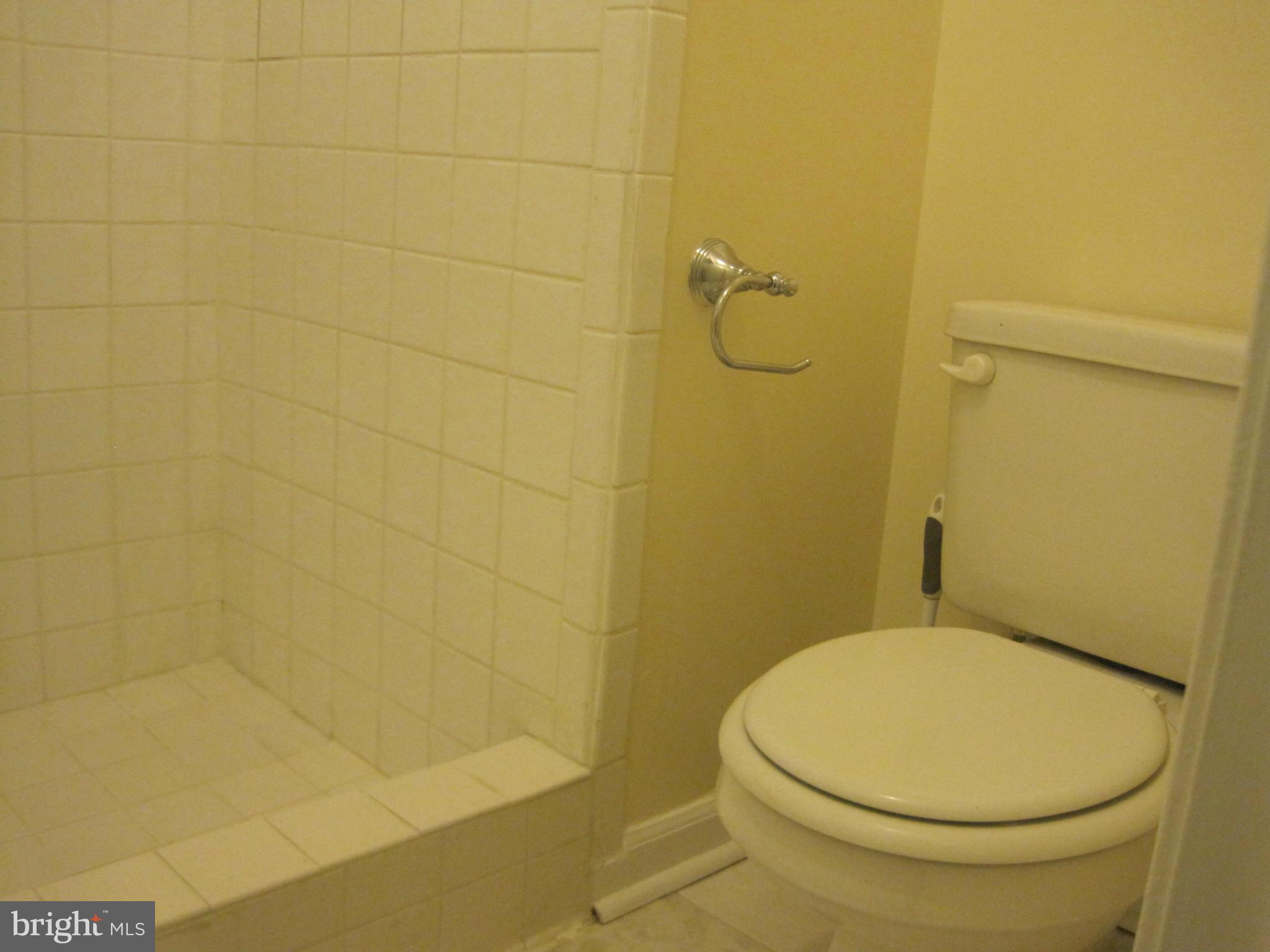 KEENE MILL WOODS - Residential Lease