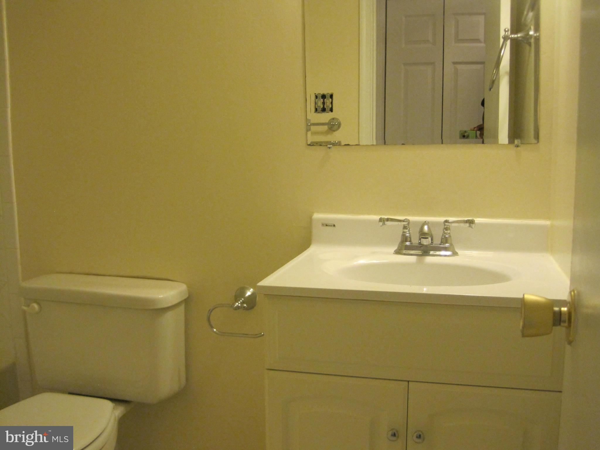 KEENE MILL WOODS - Residential Lease