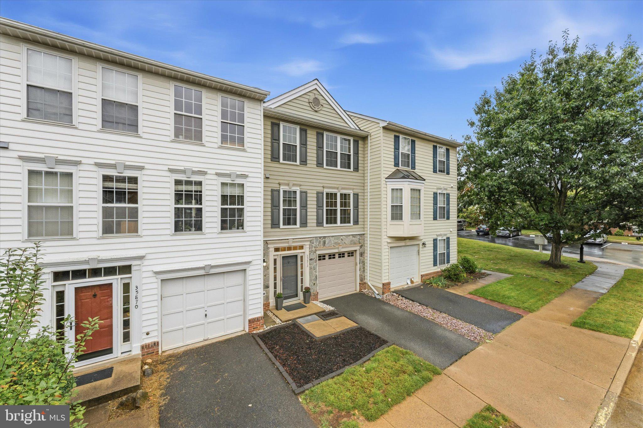 35872 DEVON PARK SQUARE
