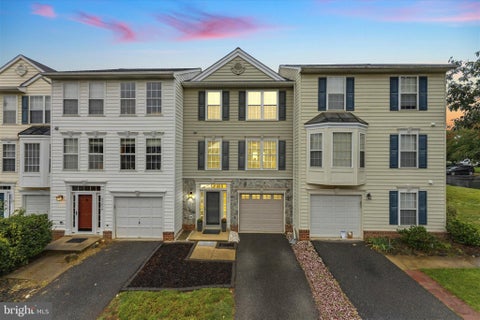 Photo of 35872 Devon Park Square, ROUND HILL, VA 20141 (MLS # VALO2137688)