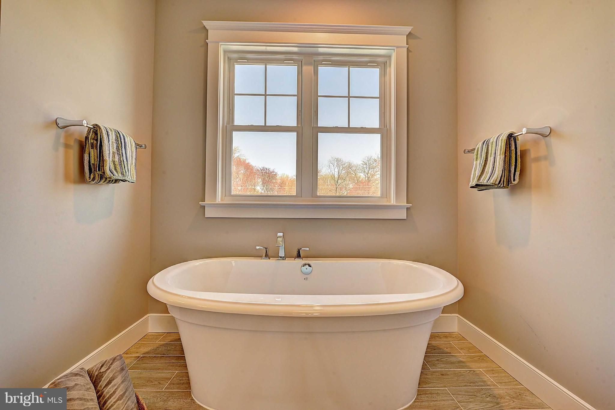 VIENNA WOODS - Residential