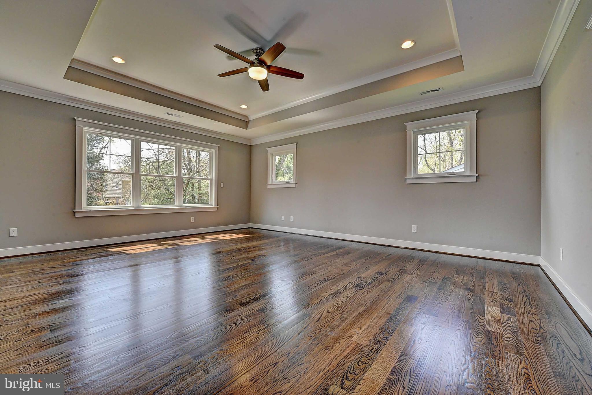 VIENNA WOODS - Residential