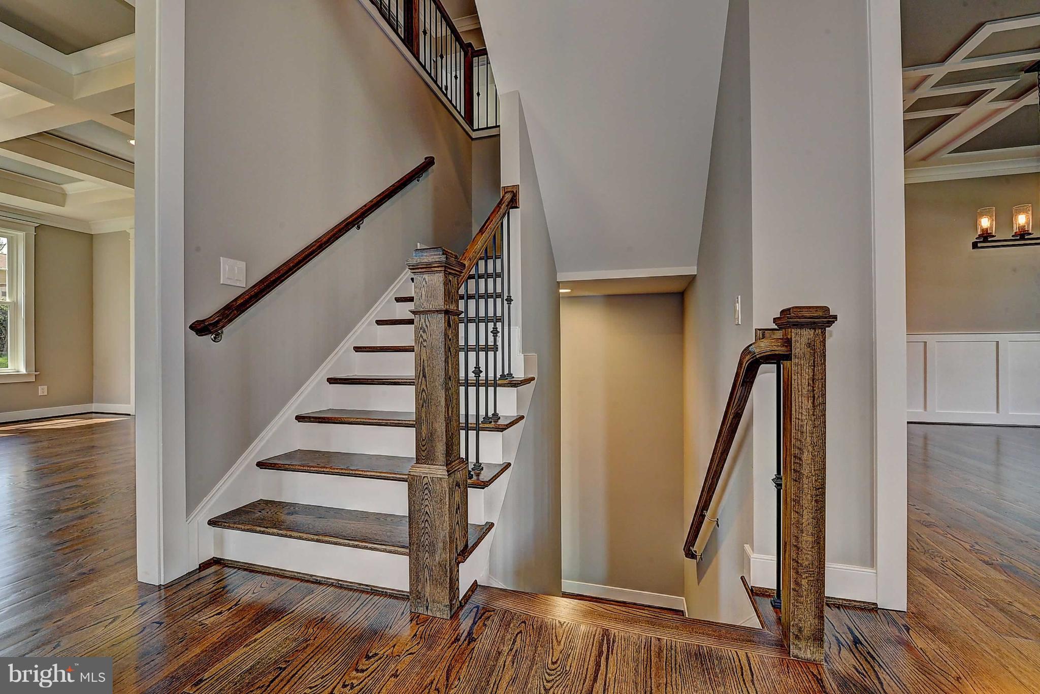 VIENNA WOODS - Residential