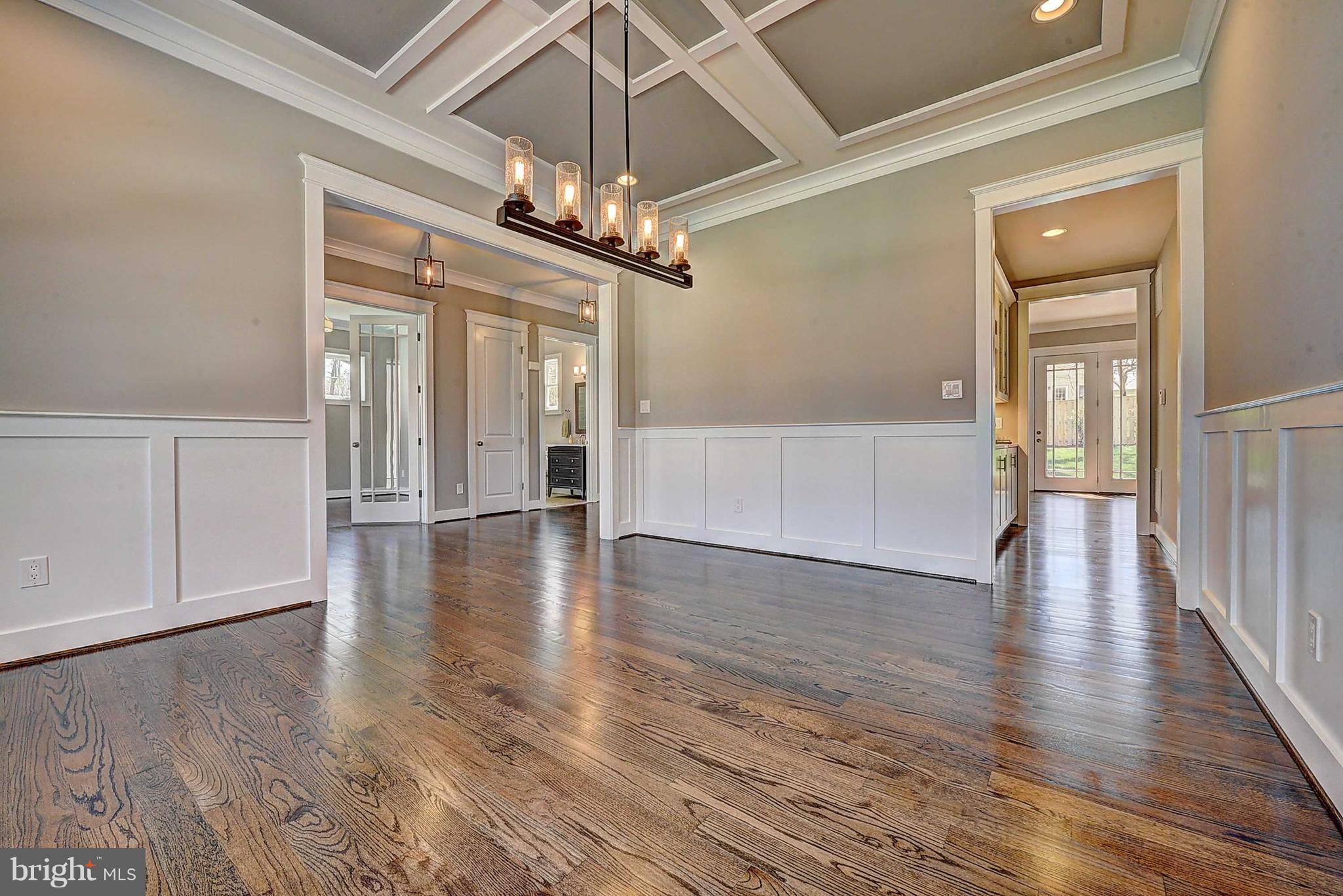 VIENNA WOODS - Residential