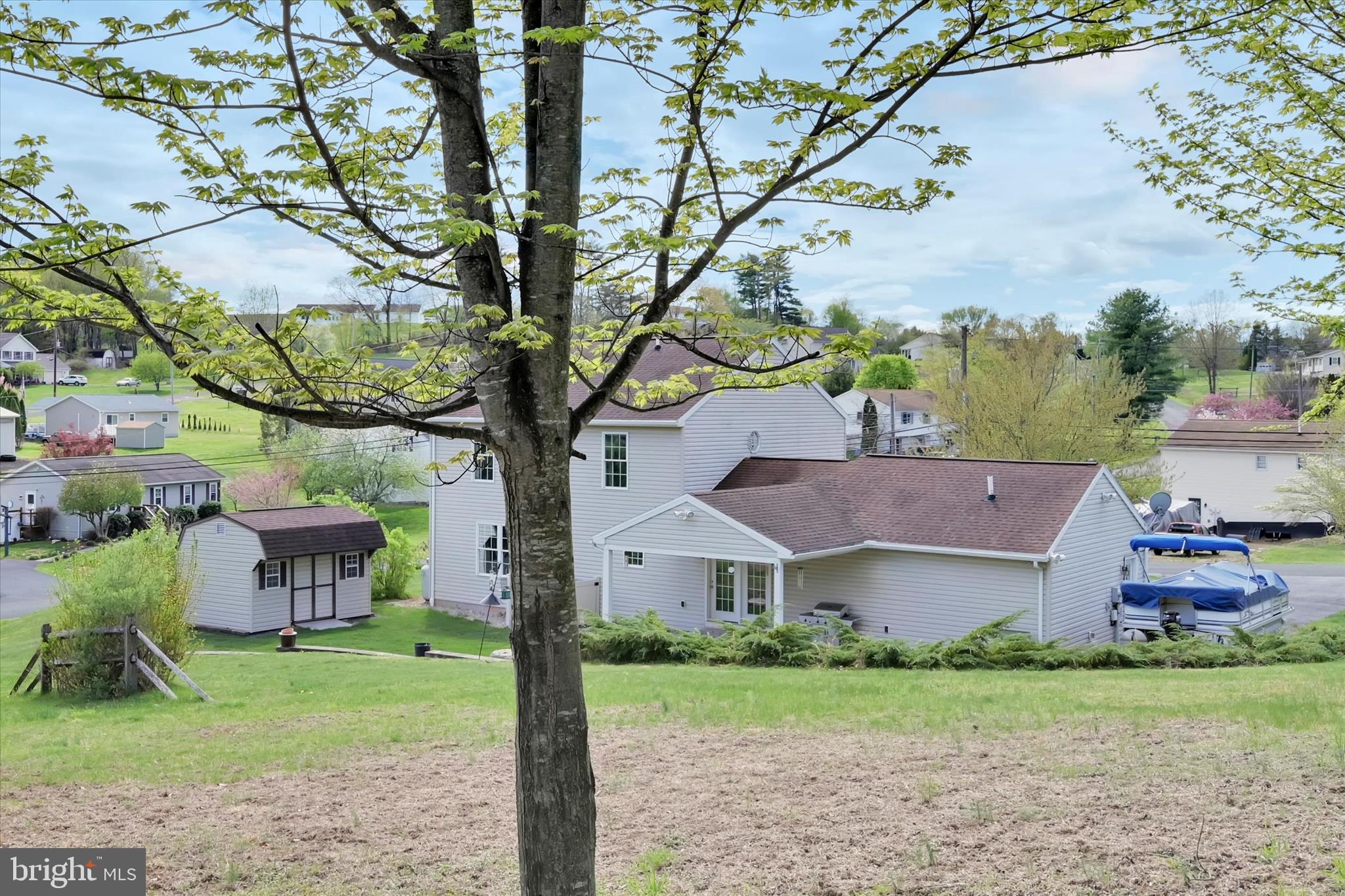 LAKE WYNONAH - Residential