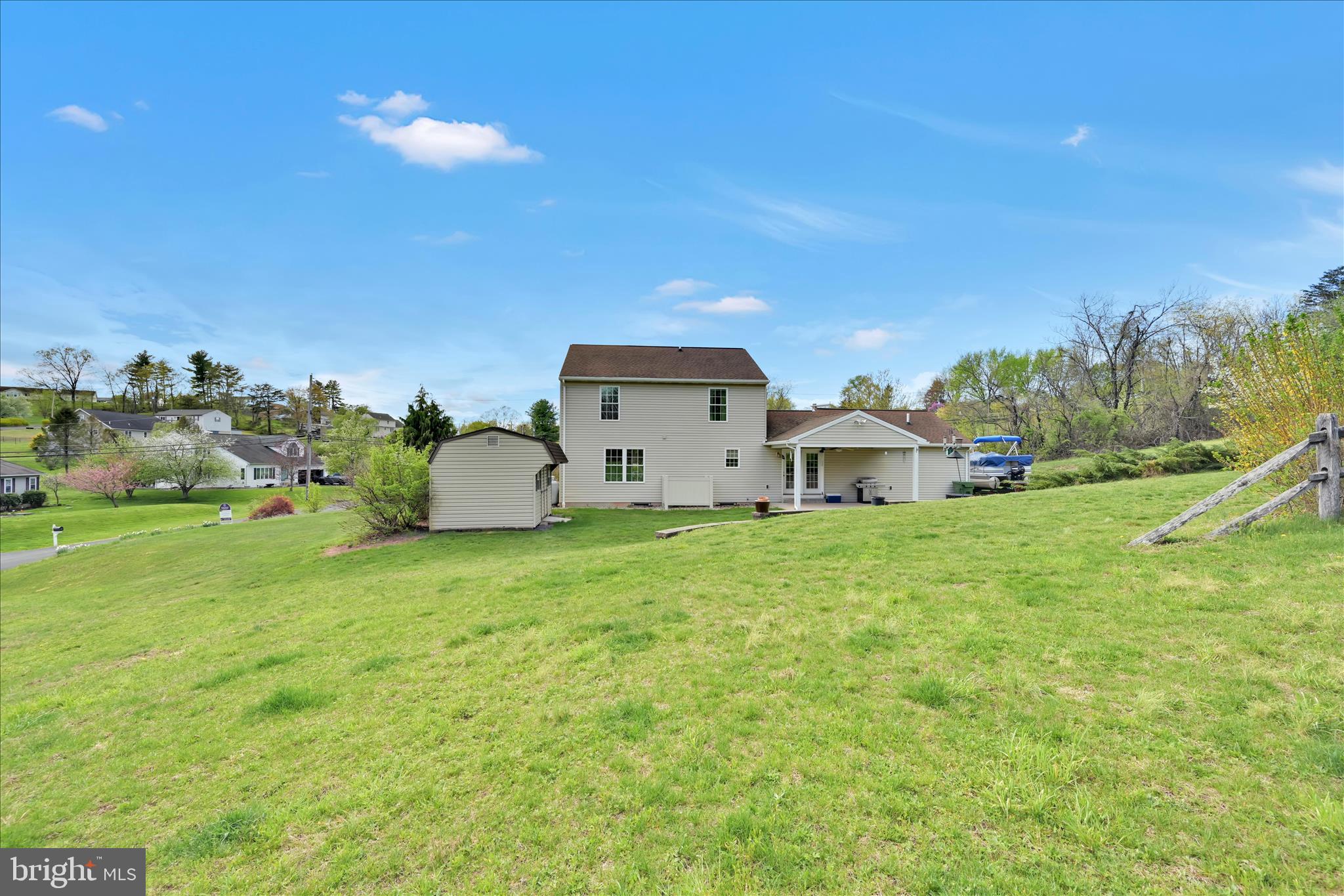 LAKE WYNONAH - Residential