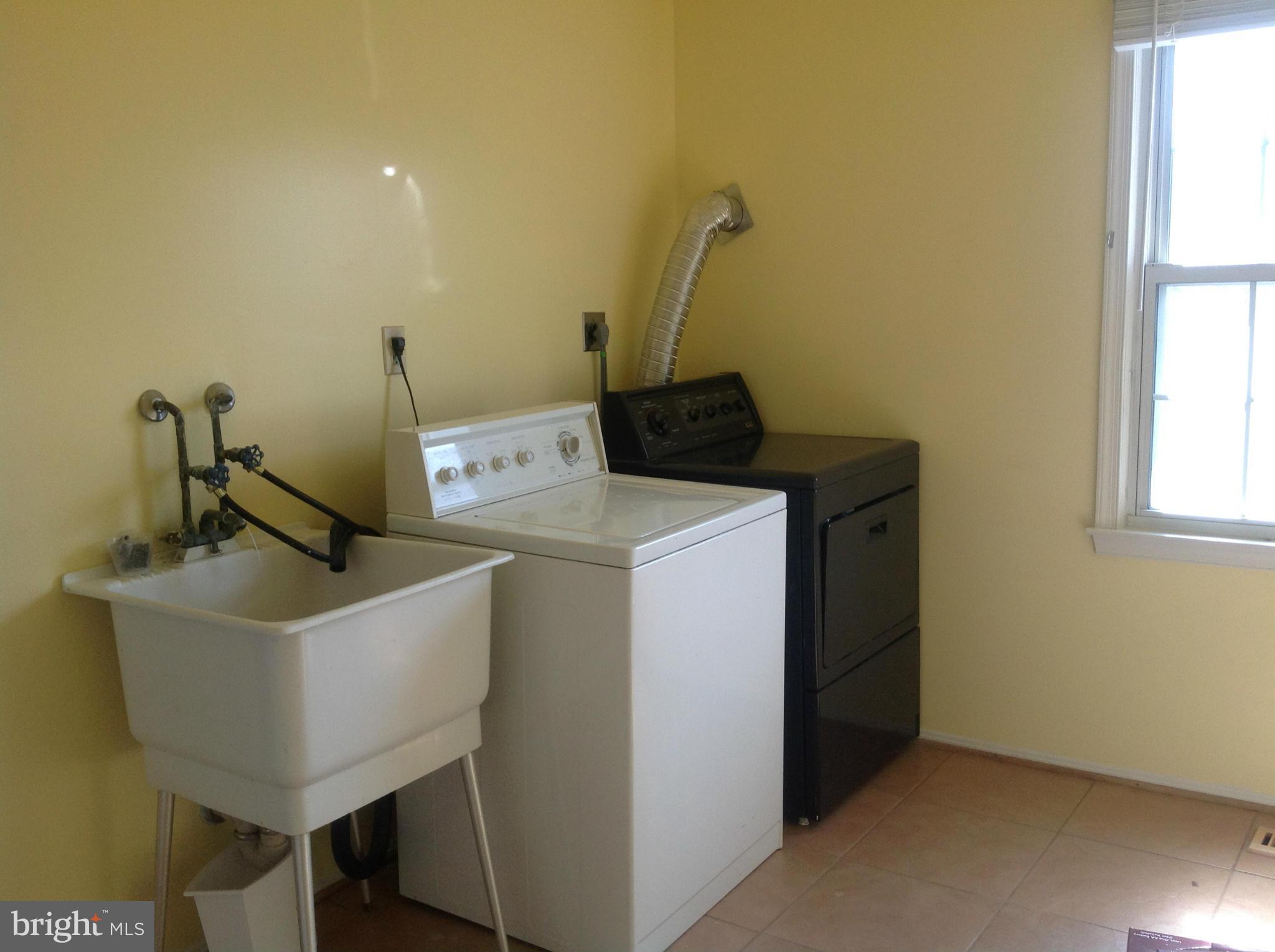 FOXHALL - Residential Lease