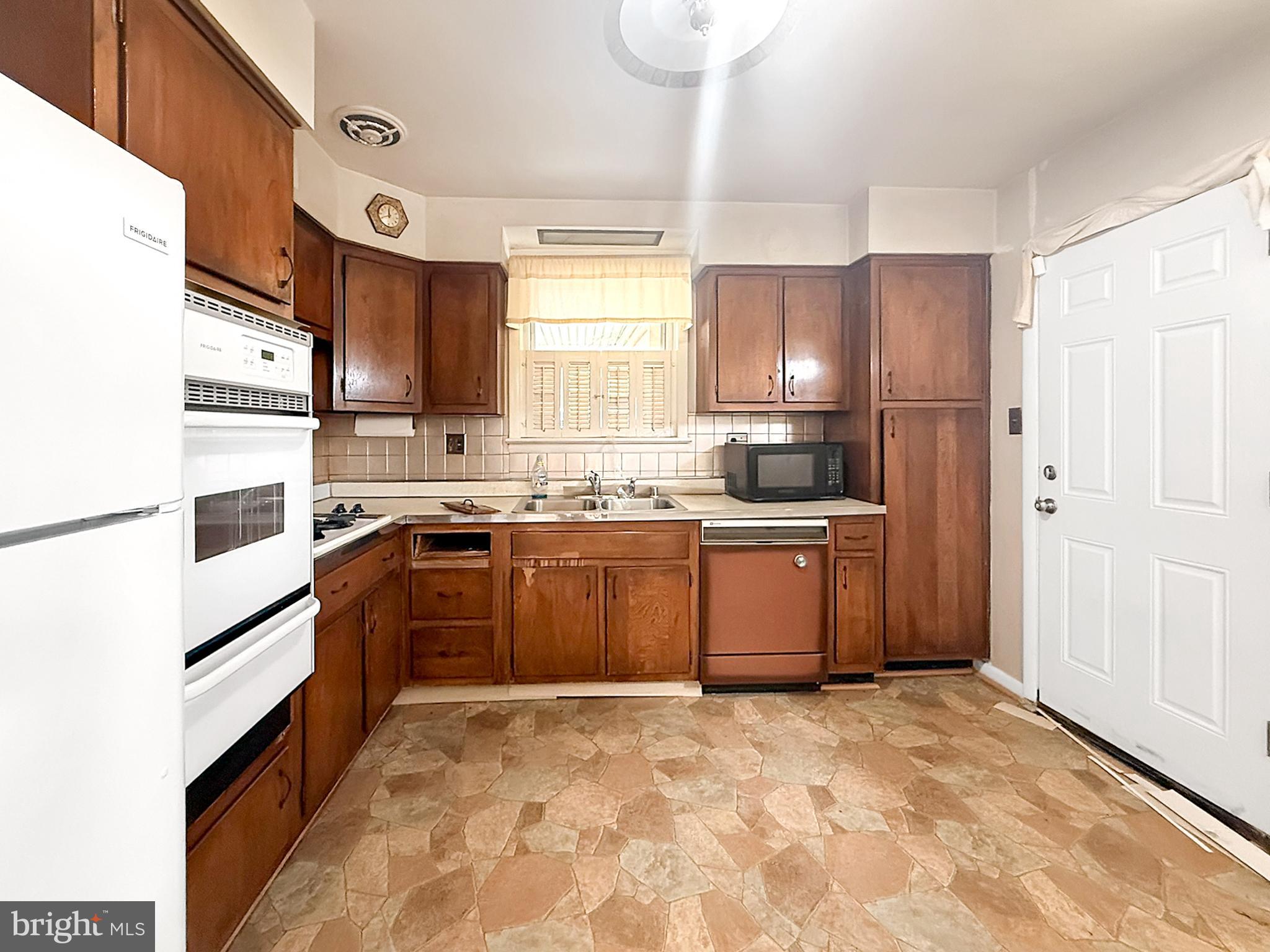 WOODBERRY FOREST - Residential