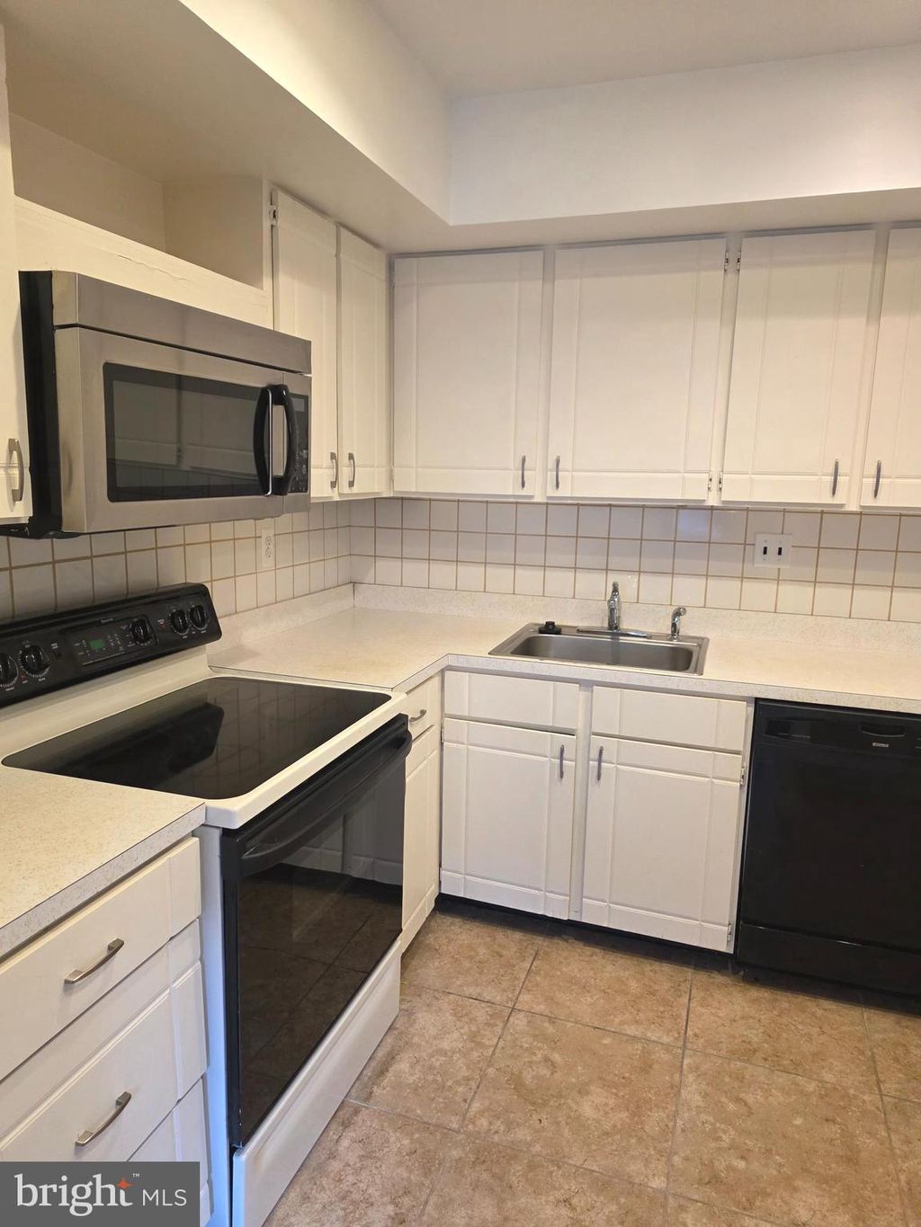 Photo of 109 Village Chatham #109, ARDMORE, PA 19003 (MLS # PADE2105338)