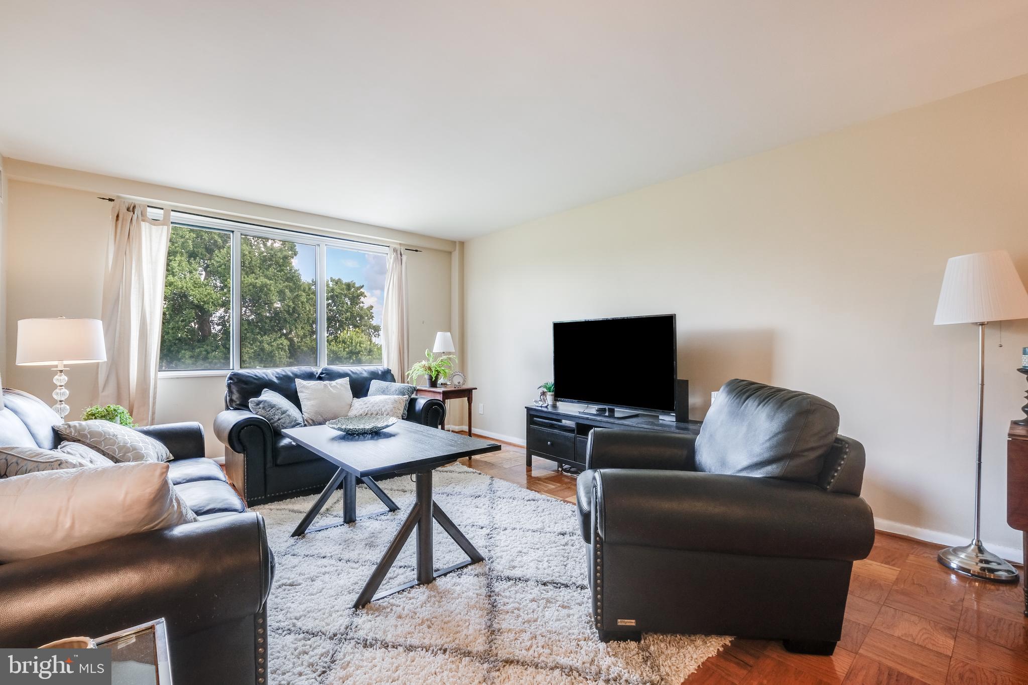 WHITEHALL - Residential