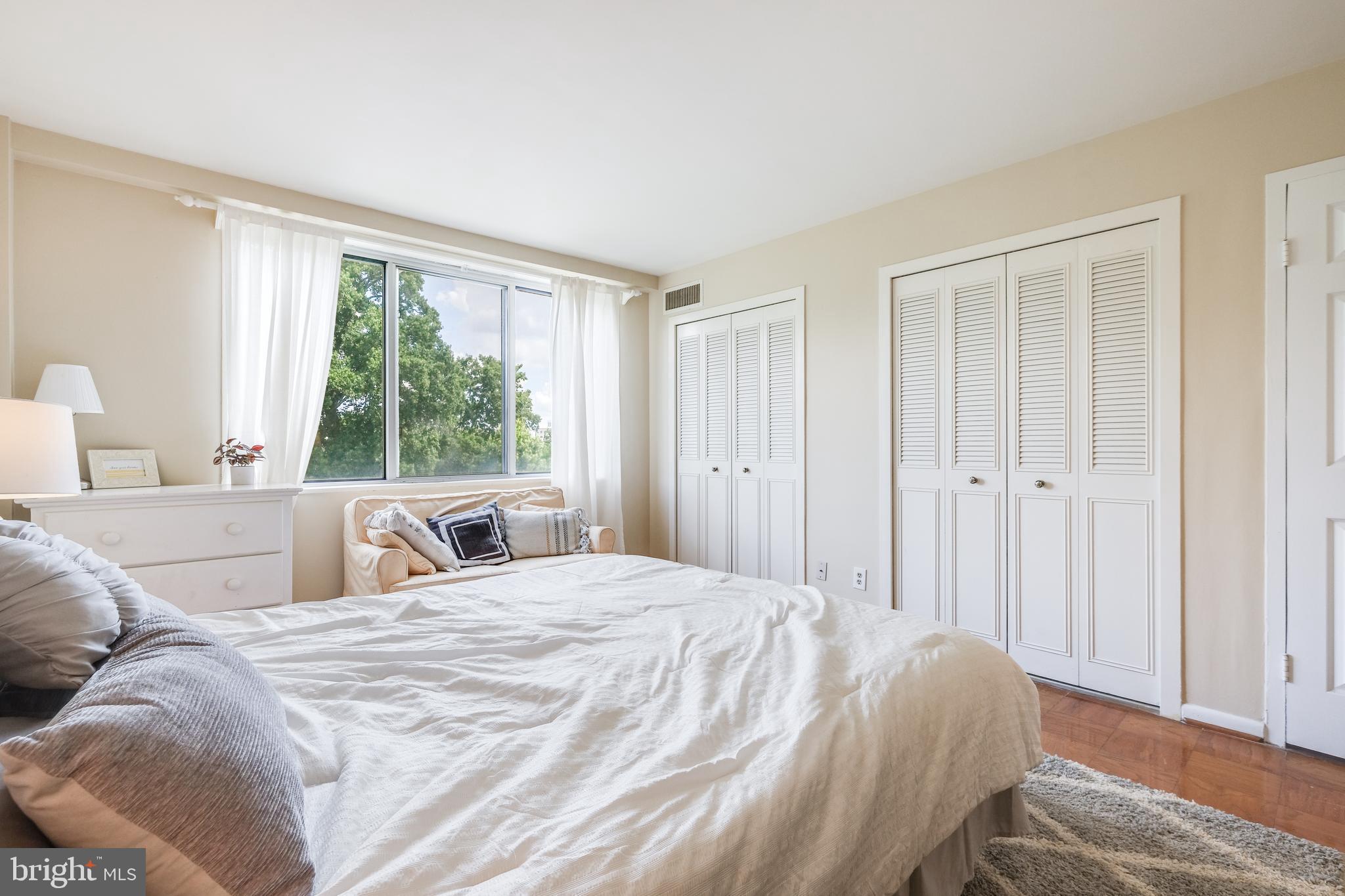 WHITEHALL - Residential