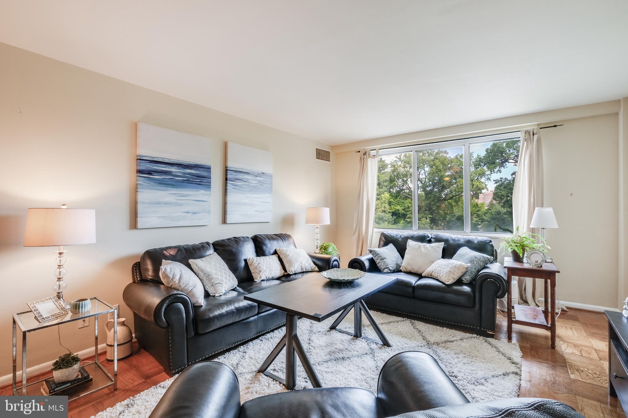 WHITEHALL - Residential