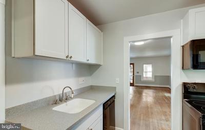 HOLLYWOOD PARK - Residential Lease