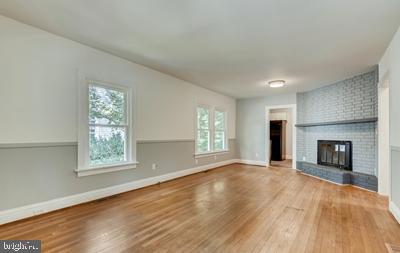 HOLLYWOOD PARK - Residential Lease