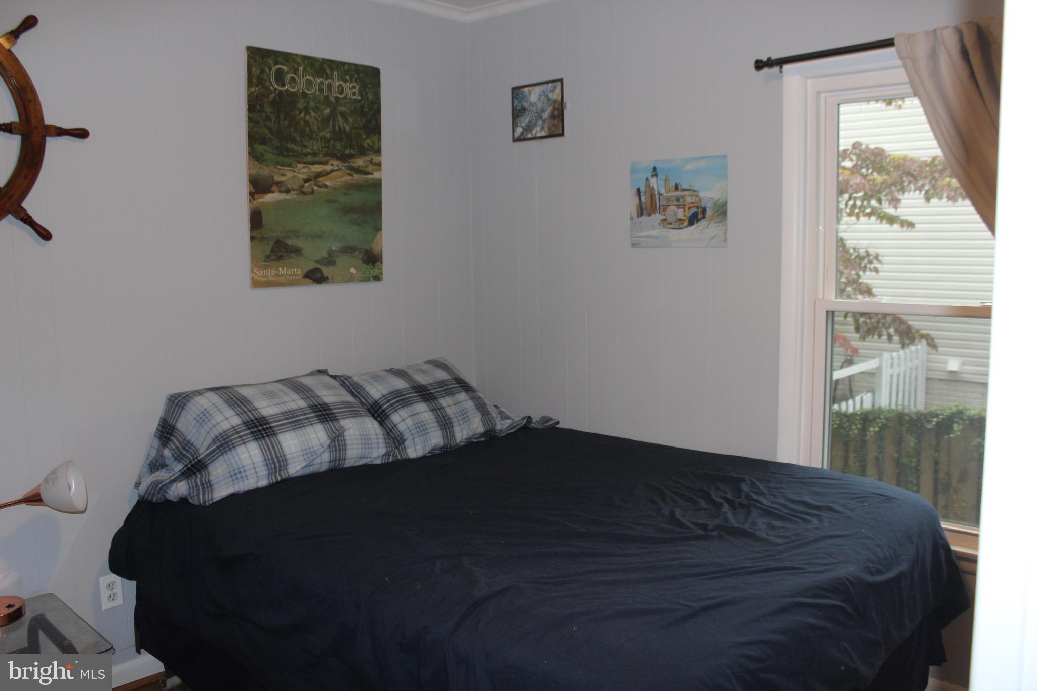 HOLLYWOOD PARK - Residential Lease