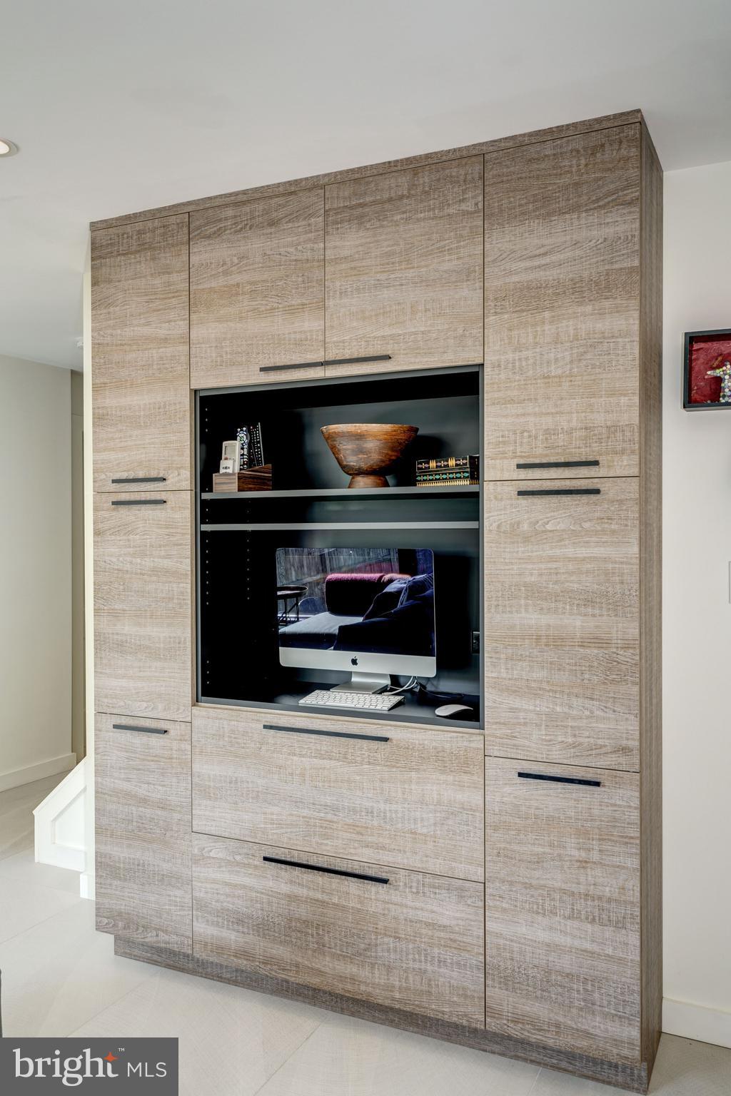 OAKCREST - Residential Lease