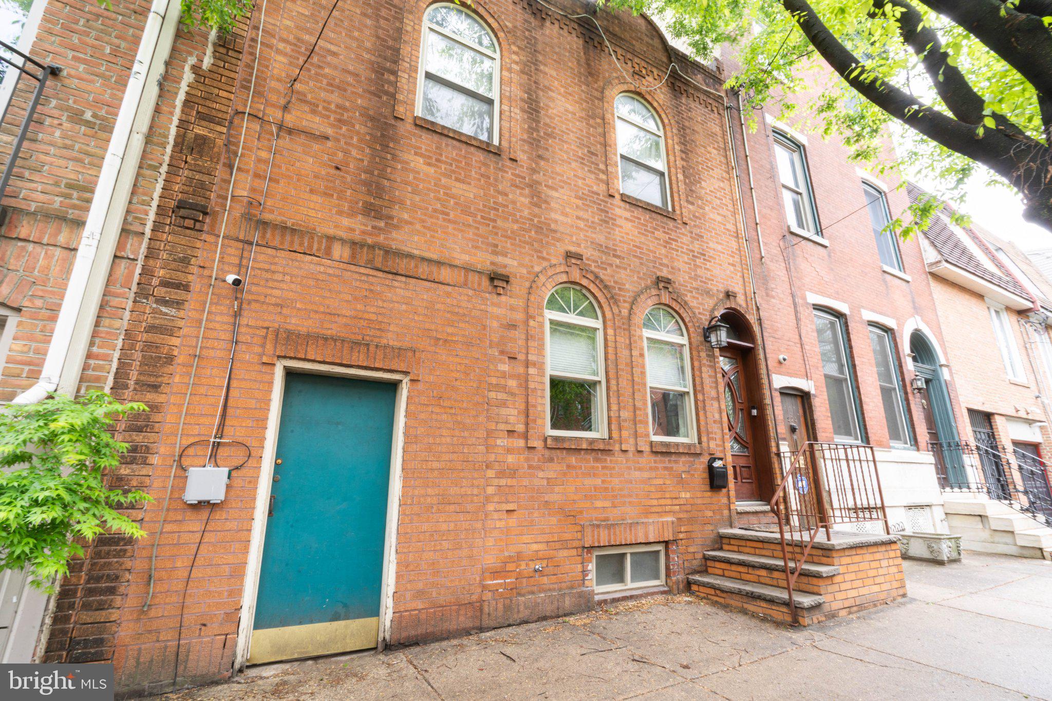 QUEEN VILLAGE - Residential