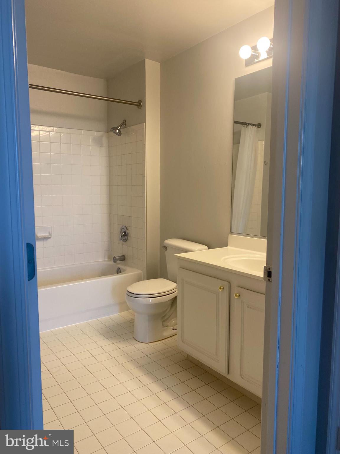 PIERSIDE AT HARBORVIEW - Residential Lease